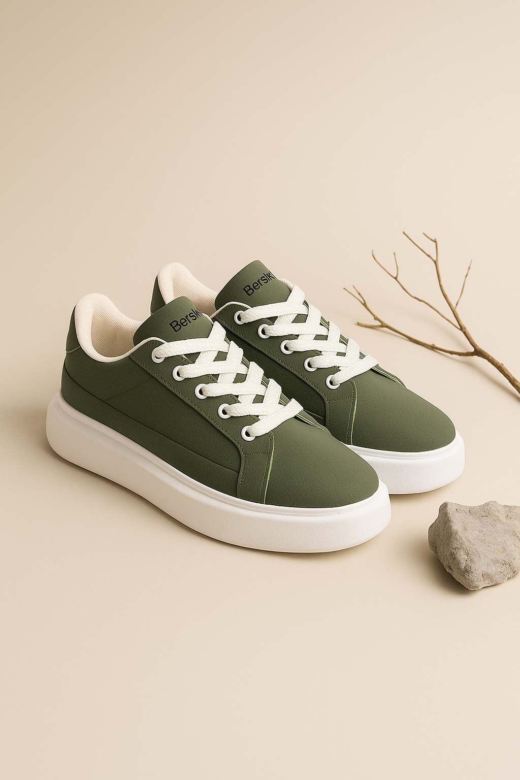 210309 🌹 (1) ونس 210309 BERSHKA سبز - Image 1